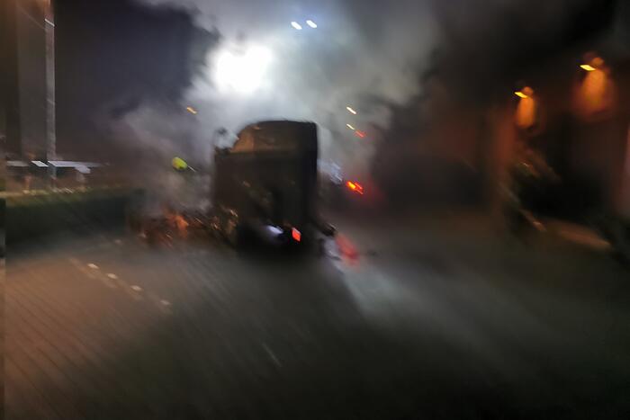 Paardentrailer in brand gestoken