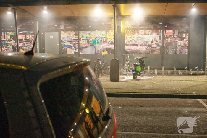 Deelscooter verwoest door brand