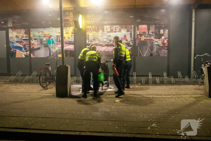 Deelscooter verwoest door brand