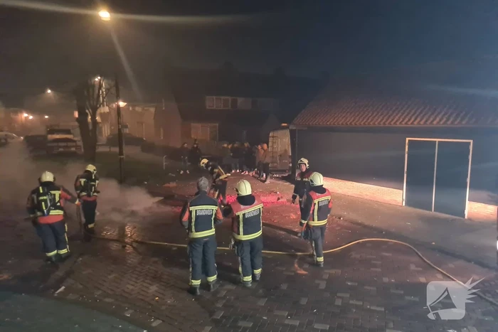 Vuurwerkafval snel geblust