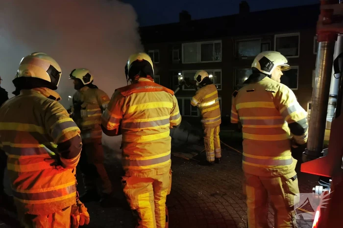 Berg afval in brand gestoken