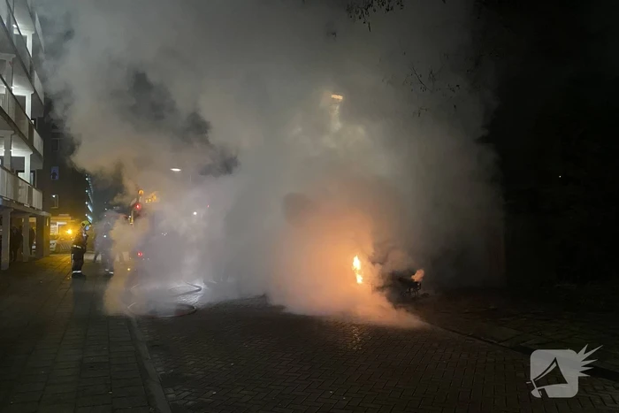 Auto volledig verwoest door brand