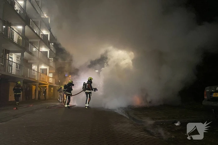 Auto volledig verwoest door brand
