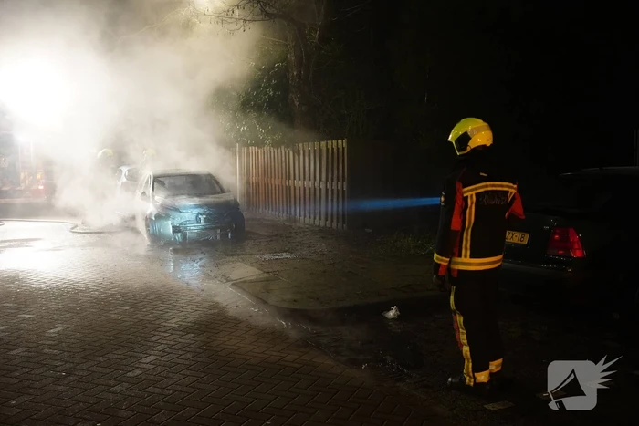 Auto volledig verwoest door brand
