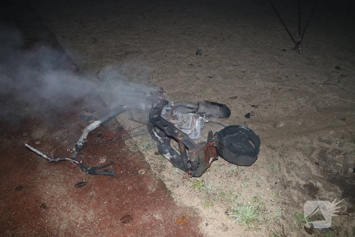 Scooter en parkeerautomaat verwoest door brand