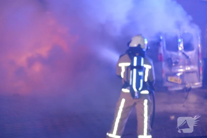 Bus verwoest door brand