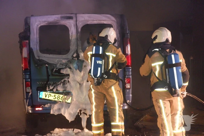 Bus verwoest door brand