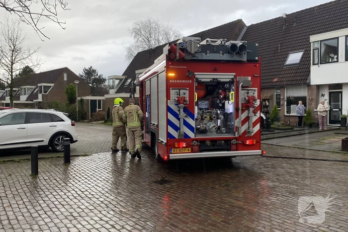 Afval in brand gevlogen zorgt voor gevaar woning