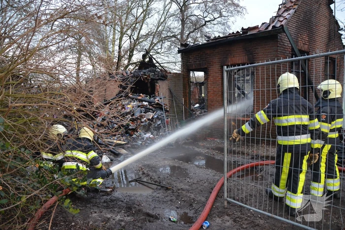 Dieren overleden bij woningbrand