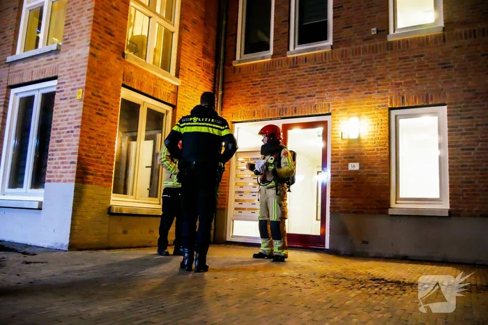Deur opgebroken vanwege vlam in de pan