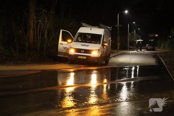 Stoep zakt weg door fors waterlek