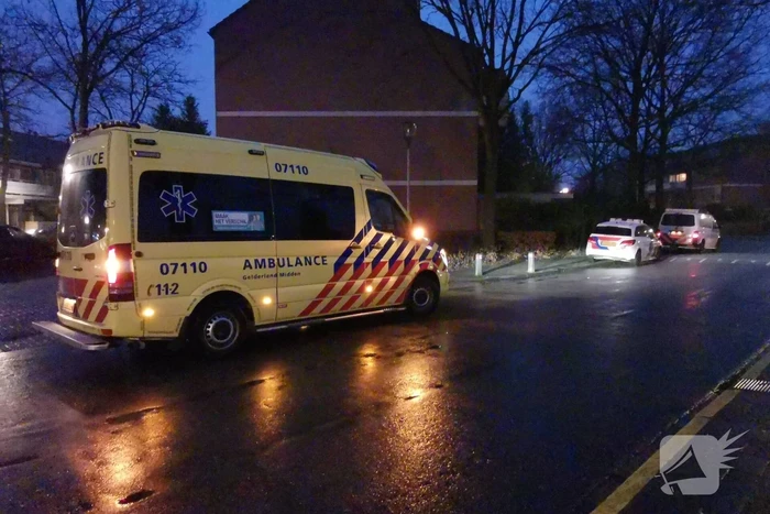 Bewoner mee met ambulance na gaslek