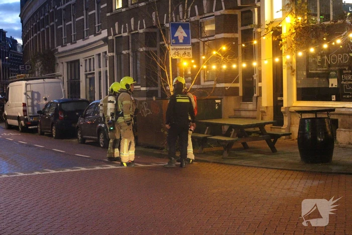 Onderzoek naar gaslucht in straat