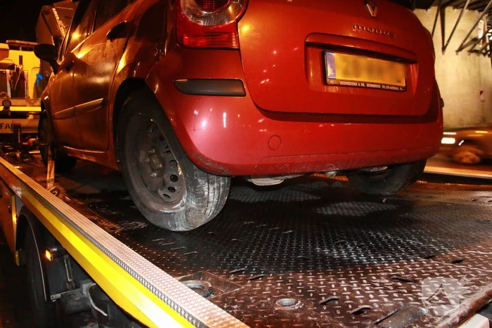 Aanrijding na door rood, zwangere vrouw naar ziekenhuis