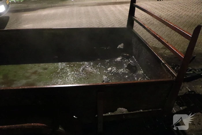 Aanhanger mogelijk in brand gestoken