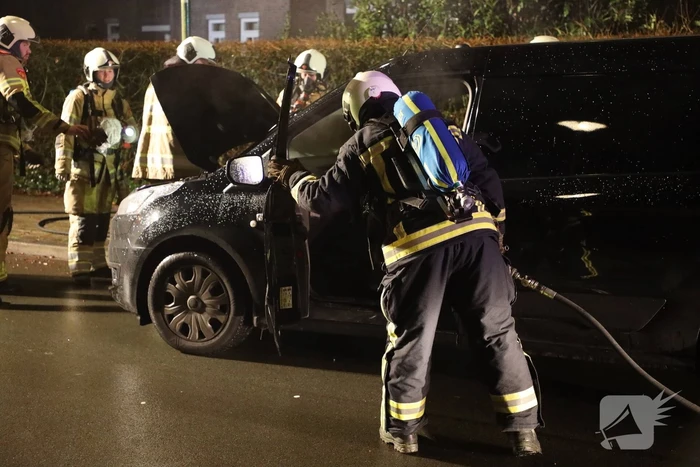 Forse schade na brand in bestelbus