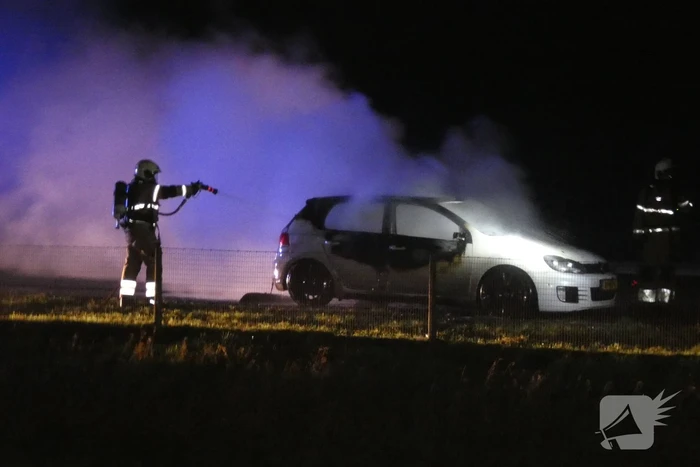 Auto volledig verwoest door brand