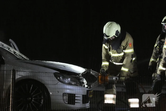 Auto volledig verwoest door brand