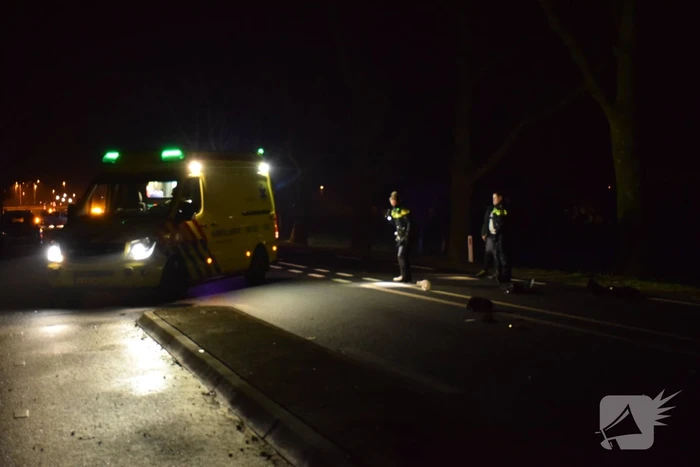 Scooterrijder ernstig gewond bij aanrijding met auto