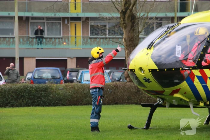 Traumahelikopter landt voor incident in woning