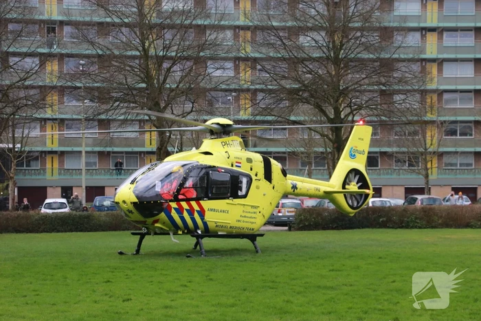 Traumahelikopter landt voor incident in woning