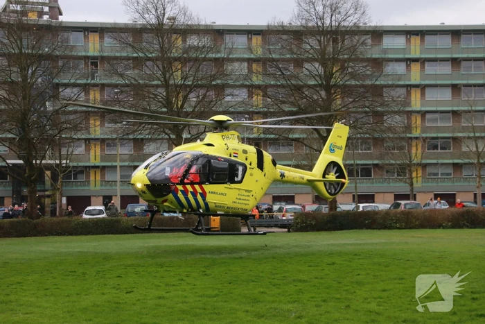 Traumahelikopter landt voor incident in woning