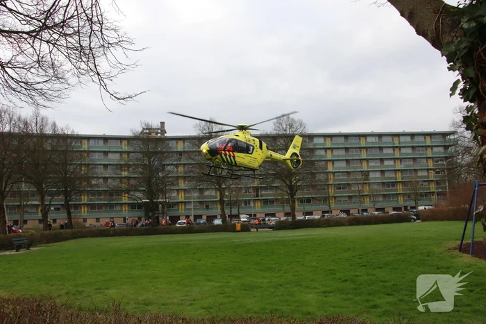 Traumahelikopter landt voor incident in woning