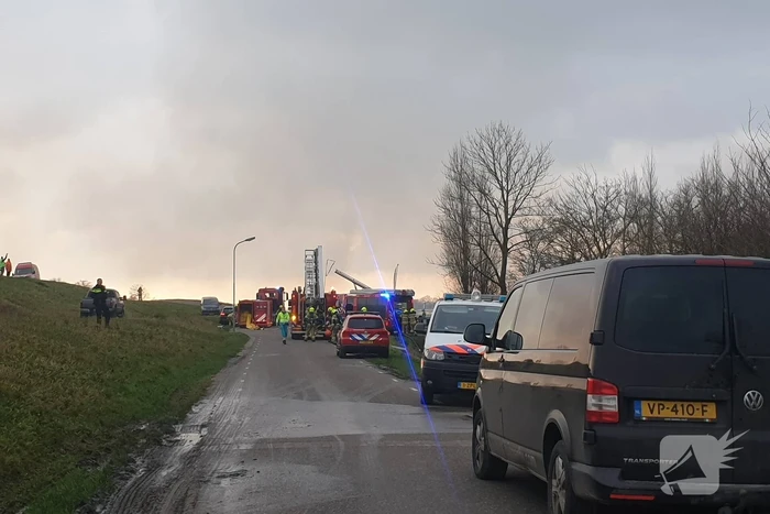 Veel rookontwikkeling bij brand in schuur