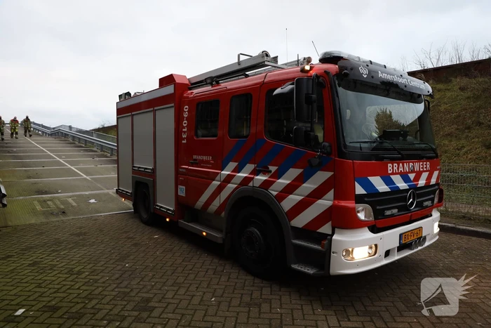 Kerstbomen in brand gestoken in parkeergarage