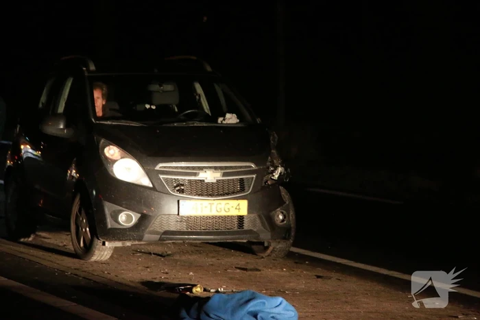 Persoon zwaargewond bij botsing met auto