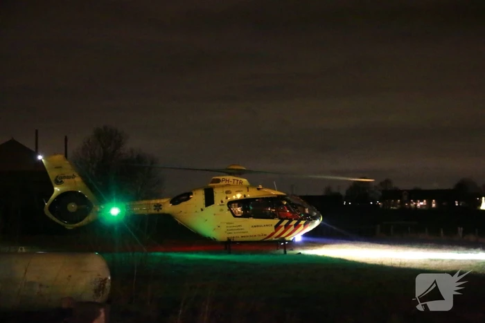 Persoon zwaargewond bij botsing met auto
