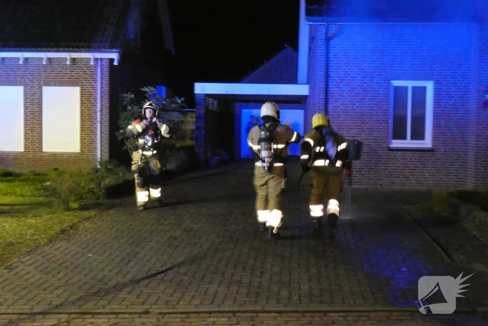 Veel rook bij brand in woning