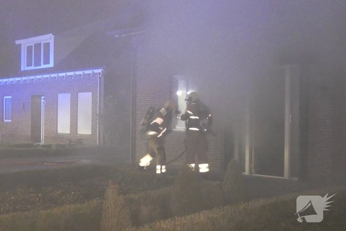 Veel rook bij brand in woning