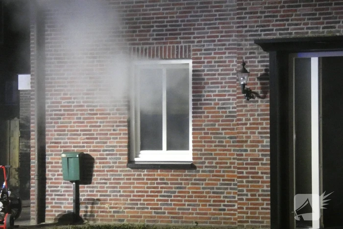 Veel rook bij brand in woning