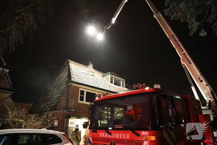 Brand in schoorsteen van woning