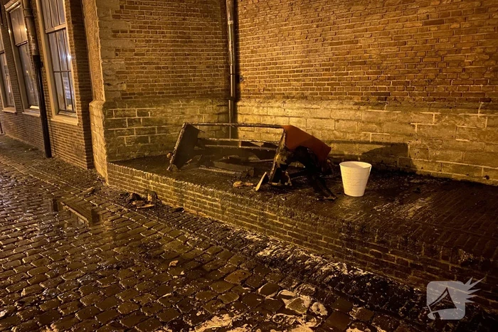 Bank gaat in vlammen op