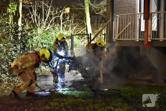 Scooter verwoest door brand