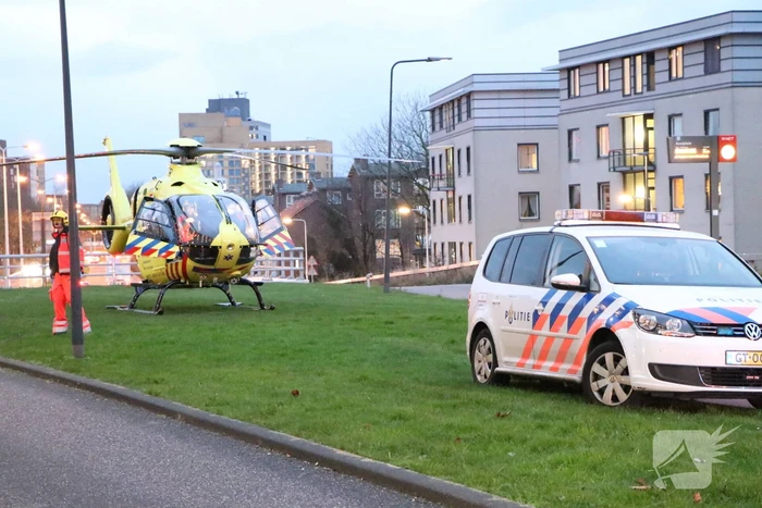 Traumahelikopter landt voor incident in woning