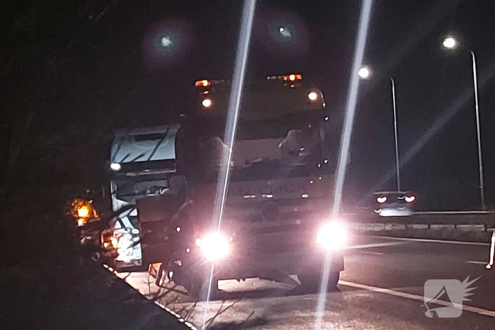 Brand in vrachtwagen snel onder controle