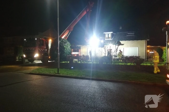 Brand in schoorsteen van woning