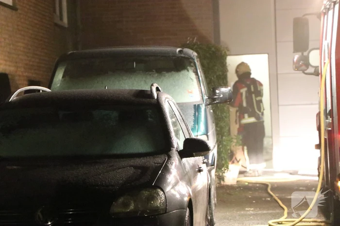 Veel rookontwikkeling bij brand in woning