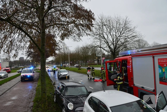 Ernstige aanrijding tussen twee auto's