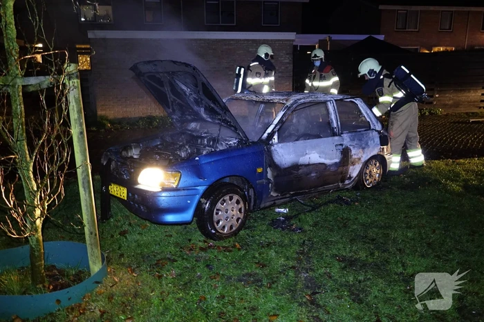 Auto verwoest door brand