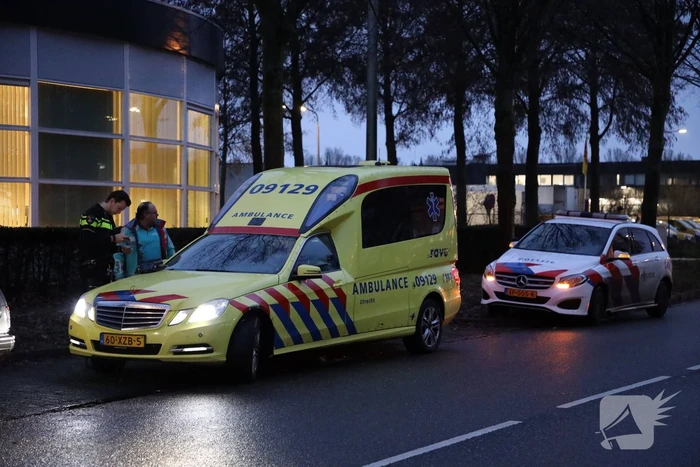 Fietser gewond bij botsing met auto