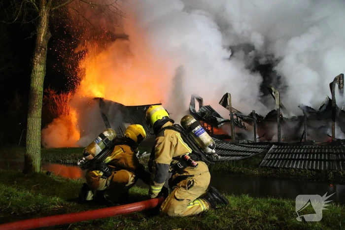 Tribune sportvereniging TOGB in brand