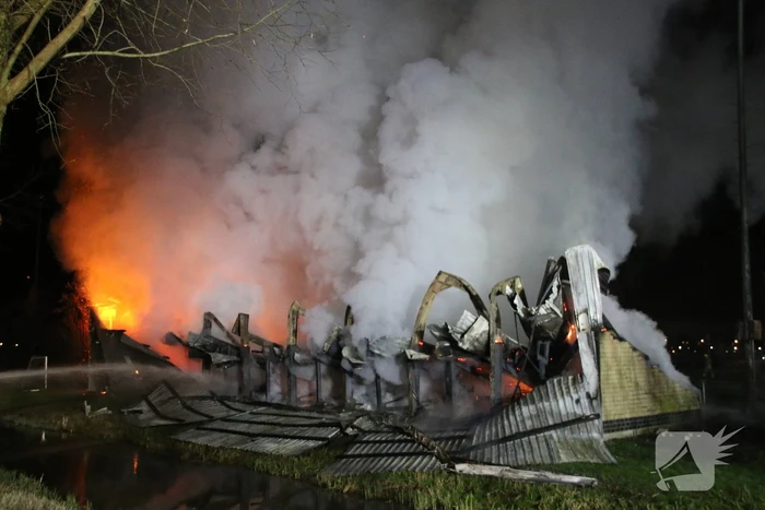 Tribune sportvereniging TOGB in brand