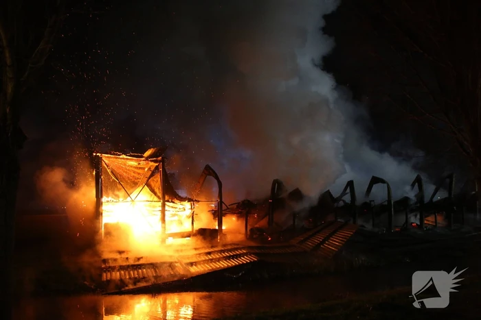 Tribune sportvereniging TOGB in brand