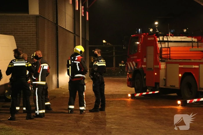 Brandweer doet onderzoek bij Turnhal
