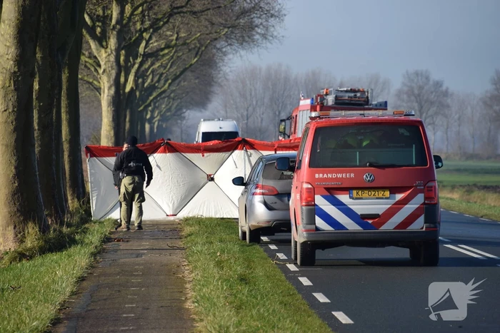 Auto aangetroffen in sloot, bestuurster overleden