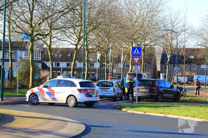 Jongeman op fiets aangereden